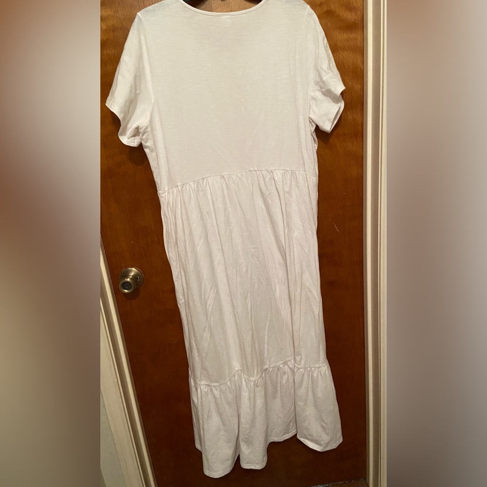Old Navy White Knit Tiered Maxi Dress - Picture 3 of 5